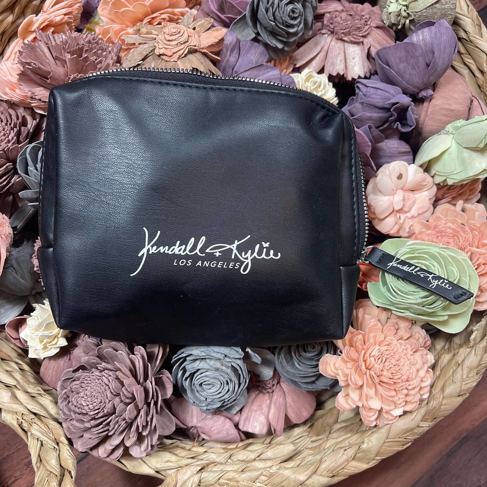 Kendall & Kylie Los Angeles Cosmetic Bag‎